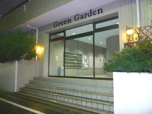 物件外観写真3　(エントランス部分)