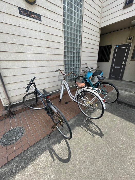物件外観写真6　(駐輪場)
