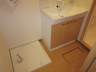 物件内観写真18　(洗濯機置場)