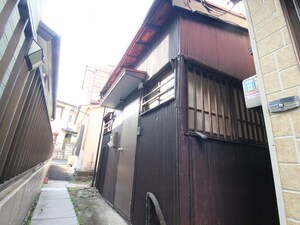 中区寺久保貸家外観写真