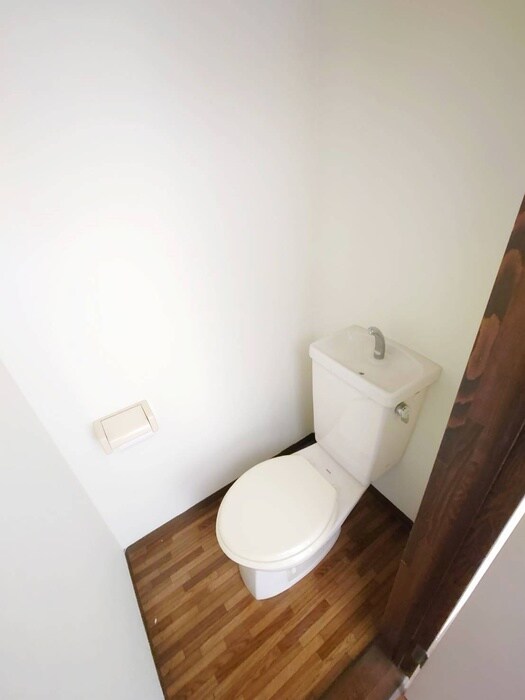 物件内観写真11　(トイレ)