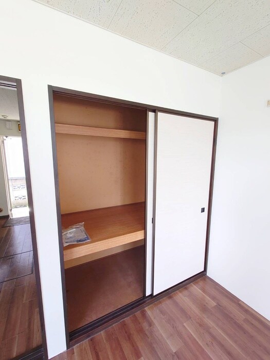 物件内観写真13　(収納)