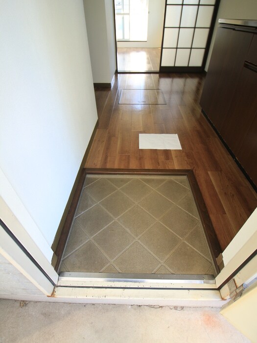 物件内観写真18　(玄関)