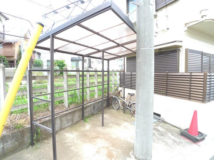 物件外観写真3　(駐輪場)