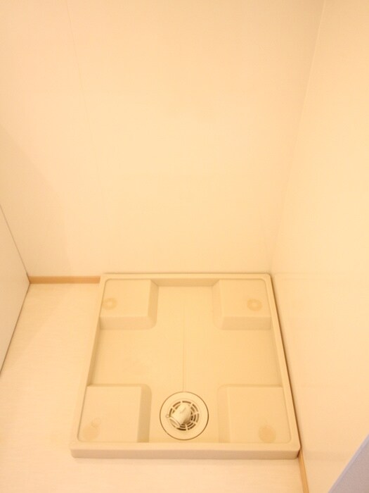 物件内観写真9　(洗濯機置場)