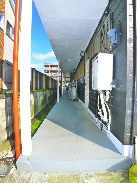 物件外観写真5　(エントランス部分)