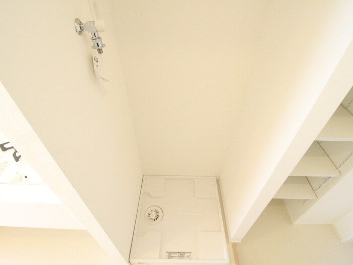 物件内観写真15　(洗濯機置場)