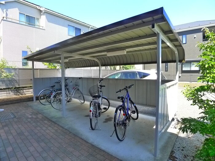 物件外観写真4　(駐輪場)