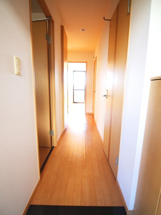 物件内観写真21　(廊下)
