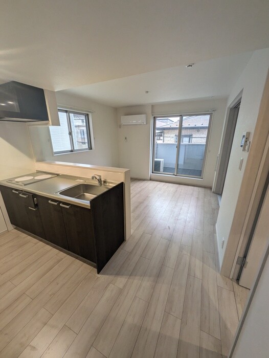 物件内観写真10　(室内からの展望)