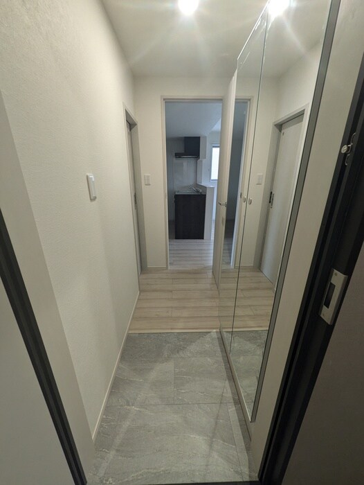 物件内観写真17　(玄関)