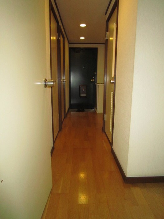 物件内観写真16　(廊下)