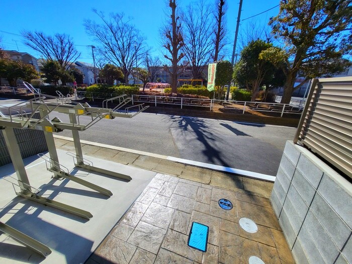 物件外観写真5　(エントランス部分)