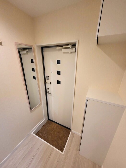 物件内観写真16　(玄関)