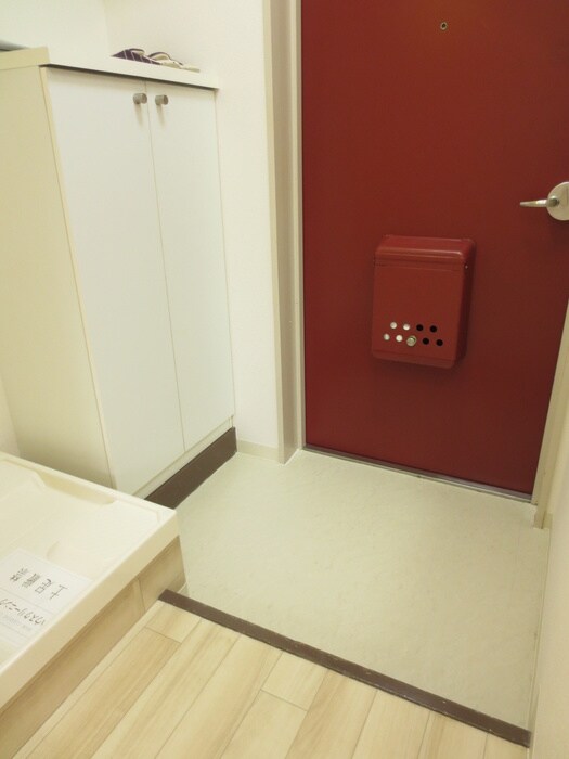 物件内観写真12　(玄関)