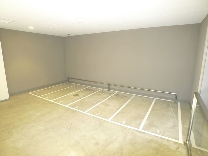 物件外観写真6　(駐輪場)