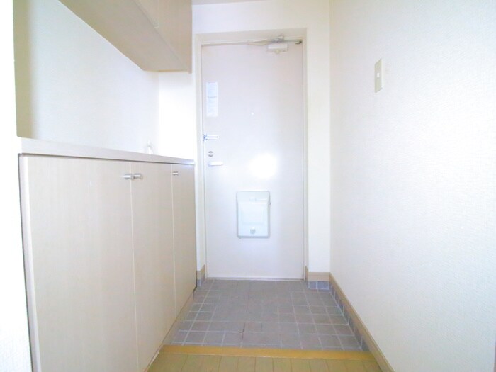 物件内観写真22　(玄関)