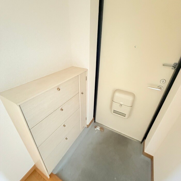 ＣＲＥＳＴ　ＳＨＩＭＡＺＡＫＩの玄関