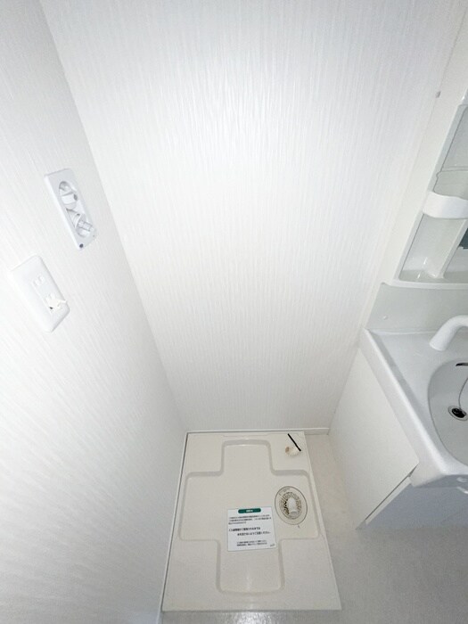 物件内観写真12　(洗濯機置場)