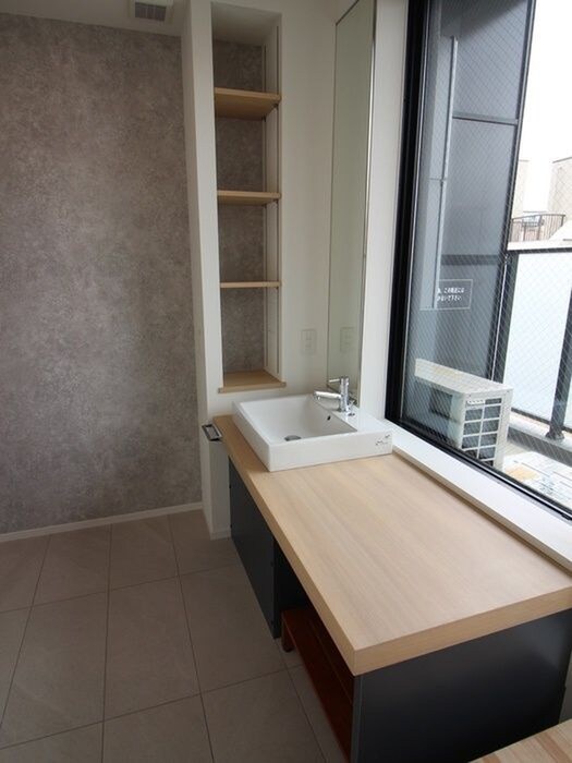 物件内観写真13　(洗面)