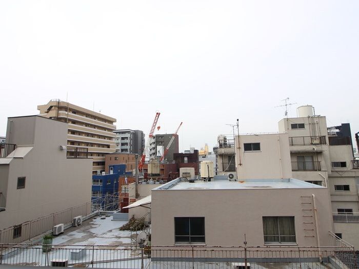 物件内観写真18　(室内からの展望)