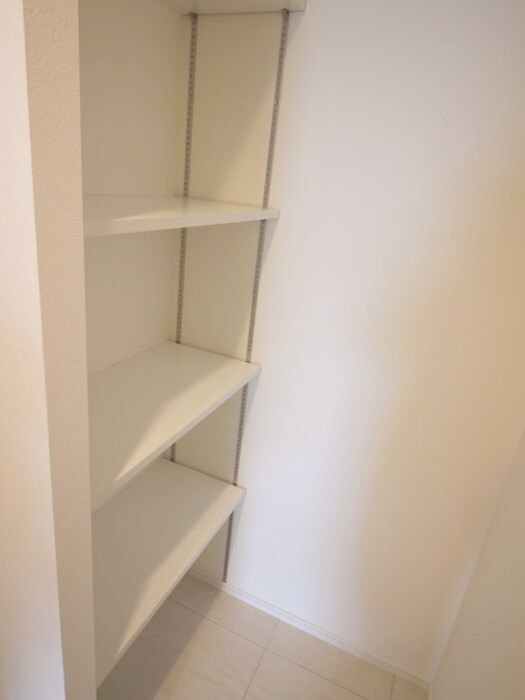 物件内観写真18　(収納)