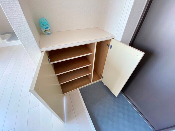 物件内観写真9　(靴箱)