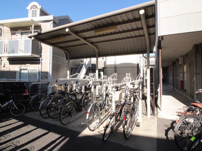 物件外観写真5　(駐輪場)