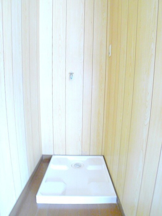 物件内観写真12　(洗濯機置場)