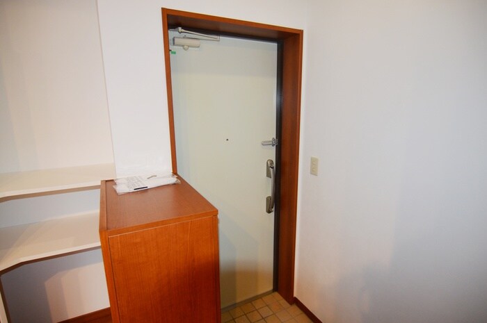 物件内観写真17　(玄関)