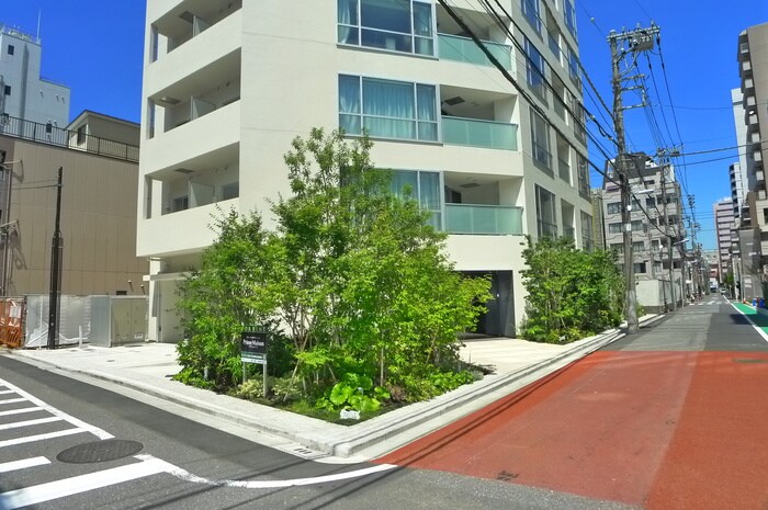 物件外観写真2　(エントランス部分)