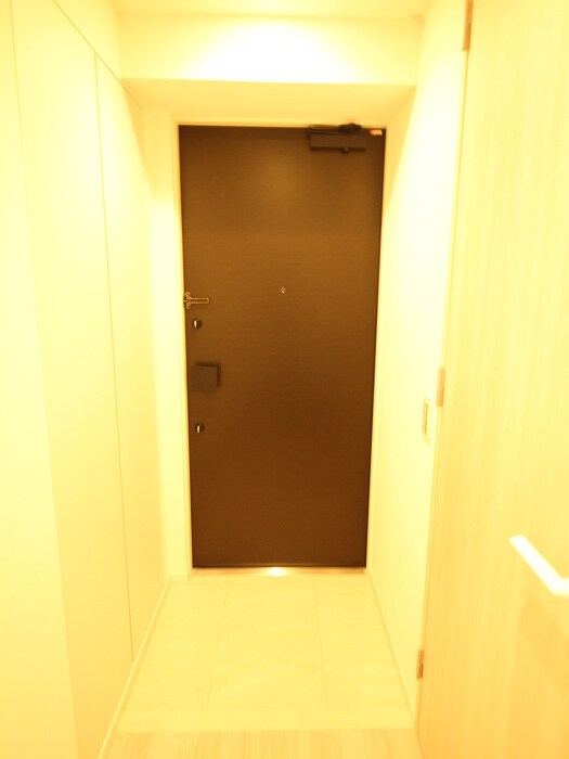 物件内観写真16　(玄関)