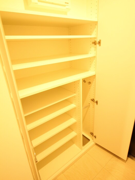 物件内観写真17　(靴箱)