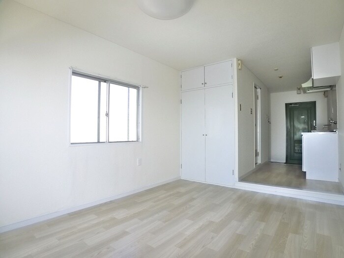 物件内観写真8　(室内からの展望)