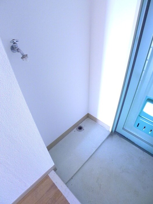 物件内観写真12　(洗濯機置場)