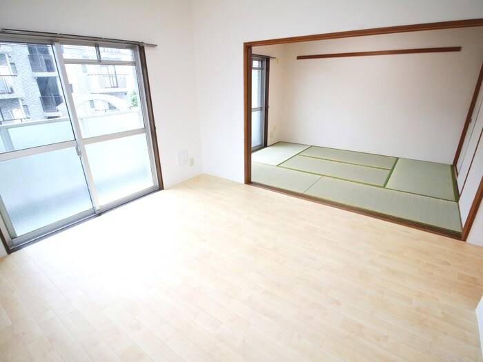 物件内観写真8　(居室)