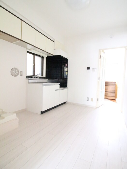 物件内観写真10　(内観写真)