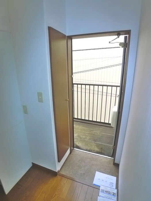 物件内観写真18　(玄関)