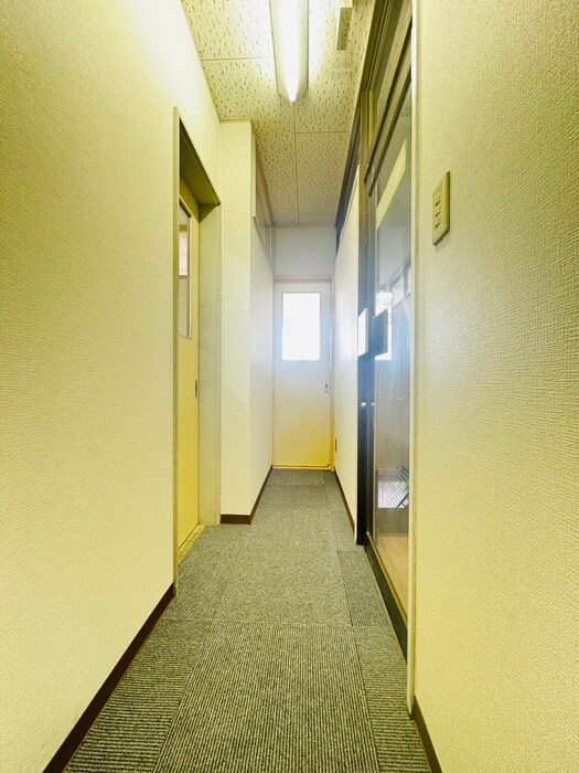 物件内観写真17　(廊下)