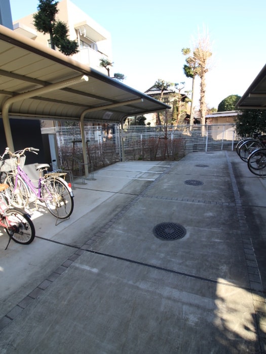 物件外観写真6　(駐輪場)