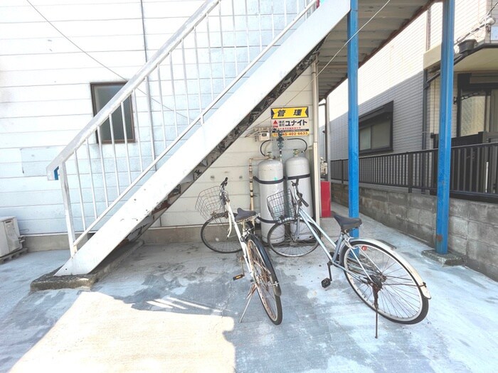 物件外観写真5　(駐輪場)