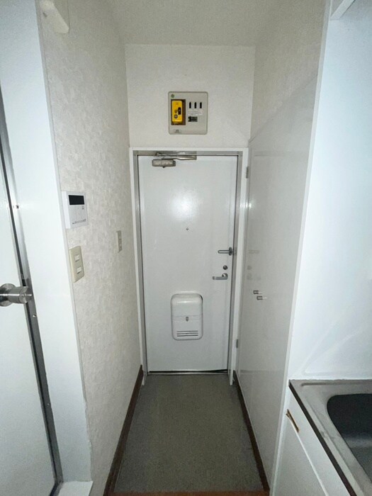 物件内観写真15　(玄関)