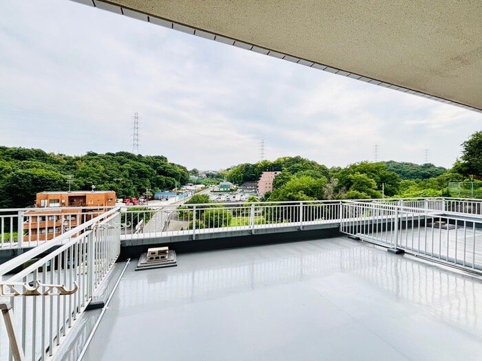 物件内観写真9　(室内からの展望)