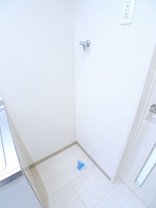 物件内観写真19　(洗濯機置場)