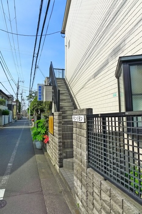 物件外観写真4　(エントランス部分)