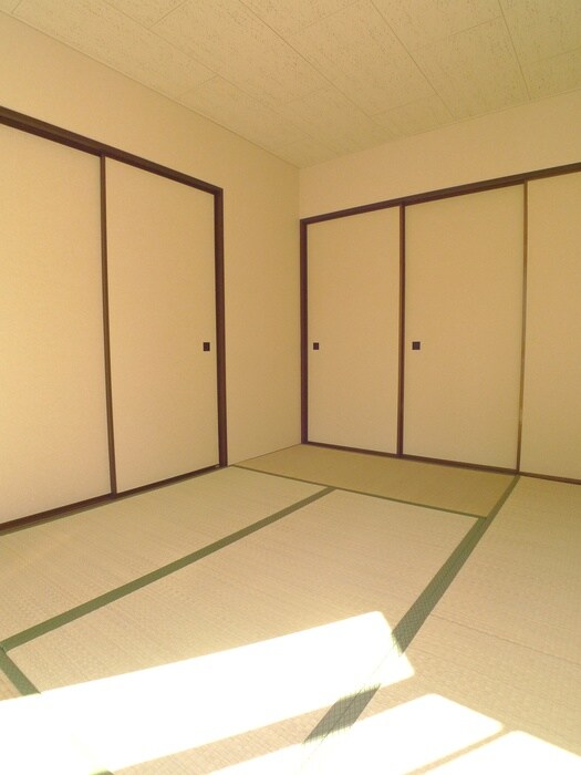 物件内観写真12　(居室)