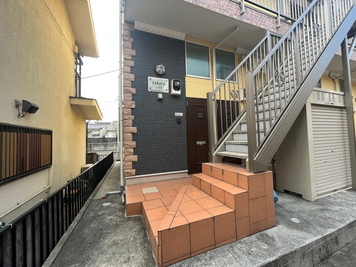 物件外観写真3　(エントランス部分)