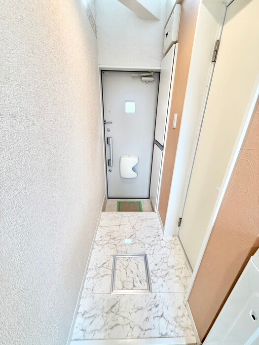 物件内観写真14　(廊下)