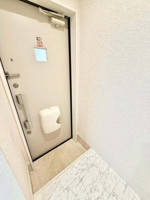 物件内観写真17　(玄関)