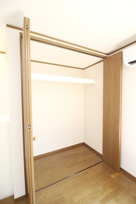 物件内観写真15　(収納)